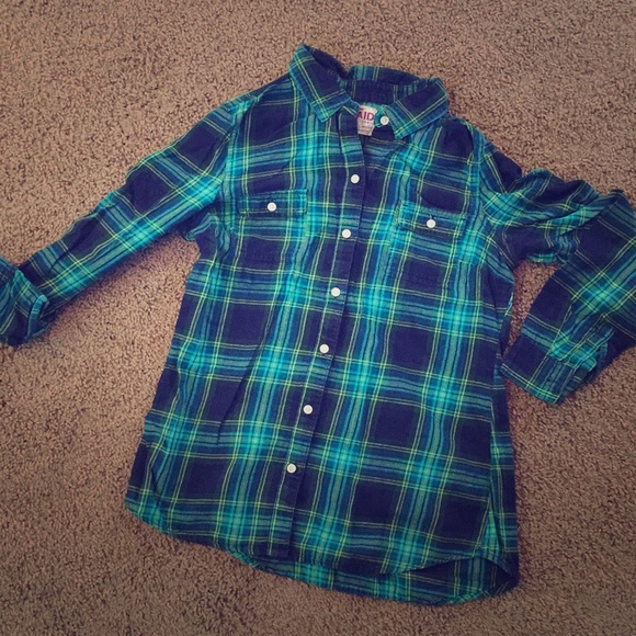 Old Navy Classic Flannel - Picture 1 of 4